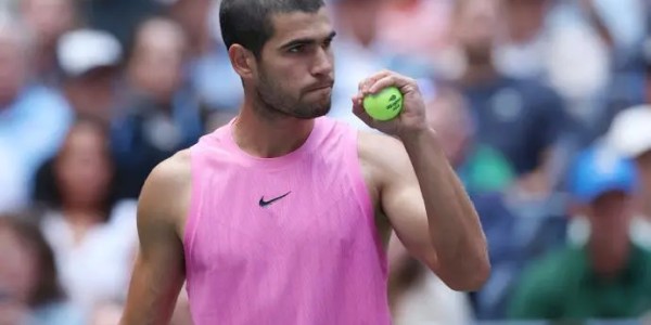 开云官网-美网第十比赛日综述：德约阿卡再度会师半决赛，萨巴收退赛礼将战佩古拉