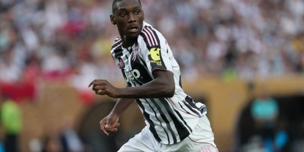 开云在线-队报谈穆阿尼转会内幕：尤文临时改价惹怒巴黎 热刺比纽卡更吸引