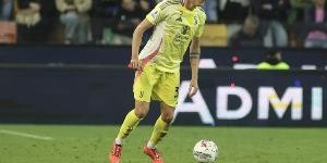 开云官网-天空体育：森林想签边后卫，萨沃纳、卡尔莫纳&amp;amp;海特勒伊达是目标