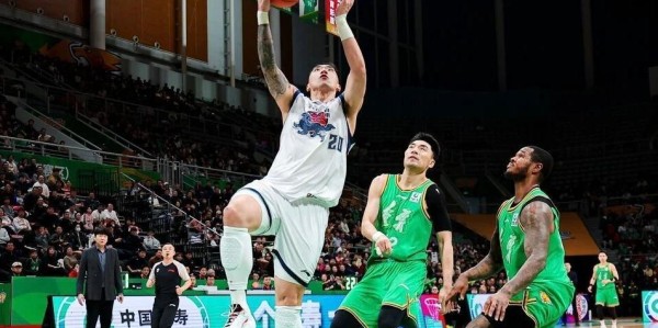山东男篮挑战卫冕冠军，可有破敌之策？新外援首秀还要推迟