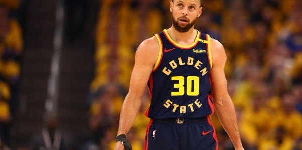 开云平台-库里坦言休赛期训练强度提升 致力于在职业生涯后期维持巅峰状态