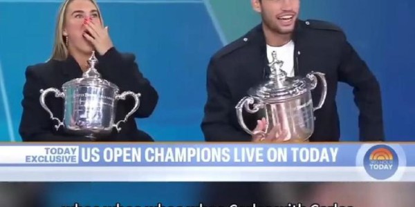 开云官网-阿卡配合萨巴伦卡整相声大秀幽默，温网后15天特训助其成00后首富