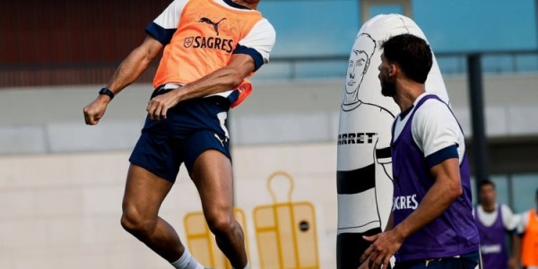 开云赛事-C罗展示葡萄牙队训练画面，全力冲刺世界杯预选赛