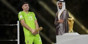 开云平台-今日趣图：全网最尊重霍伊伦的门将——大马丁